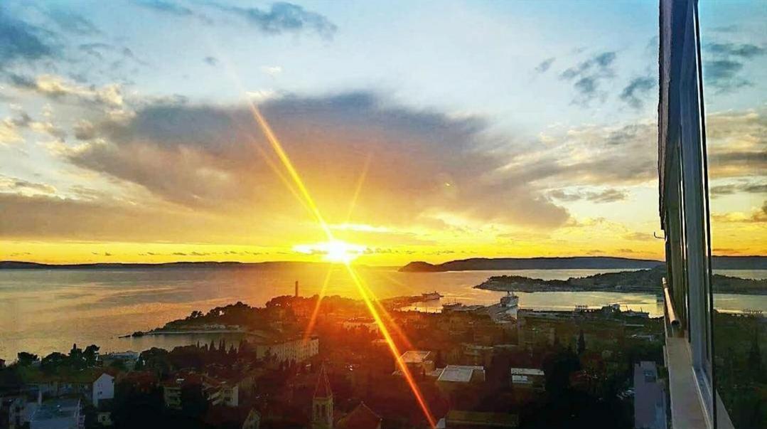 Penthouse Horizont Lägenhet Split Exteriör bild